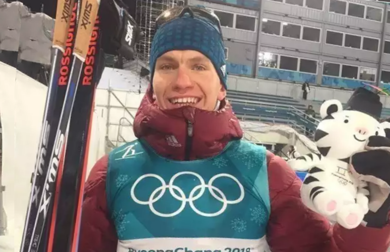 Александр Большунов на фото